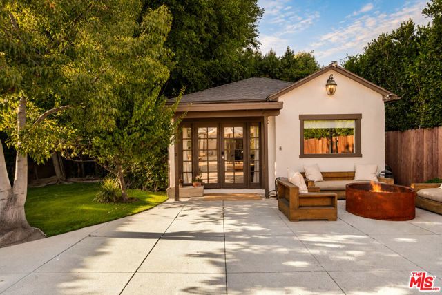 6537 Moore Drive, Los Angeles, CA 90048