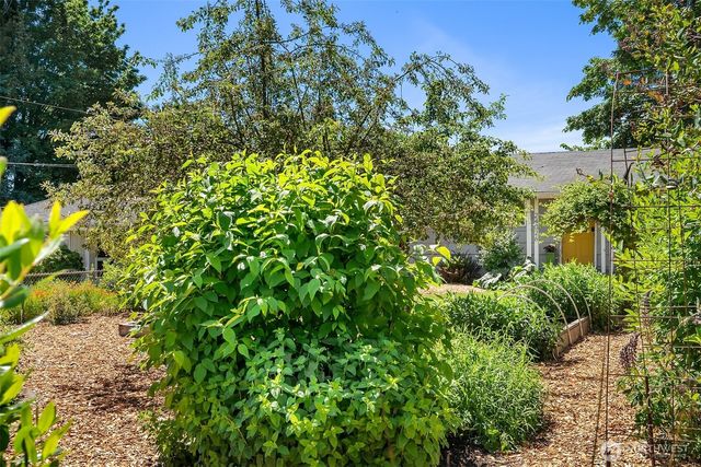 24026 54th Avenue W, Mountlake Terrace, WA 98043