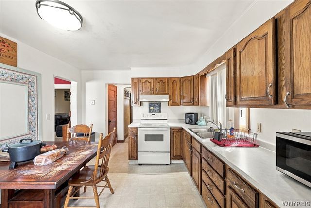 2484 La Salle Avenue, Niagara Falls, NY 14301