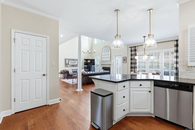 37 Saratoga Drive, Little Rock, AR 72223