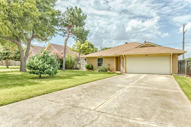 9109 NW 101st Street, Yukon, OK 73099