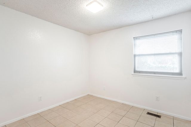 9109 NW 101st Street, Yukon, OK 73099