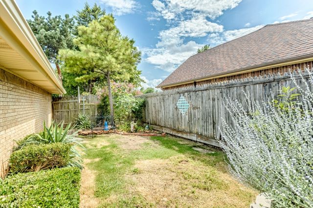 9109 NW 101st Street, Yukon, OK 73099