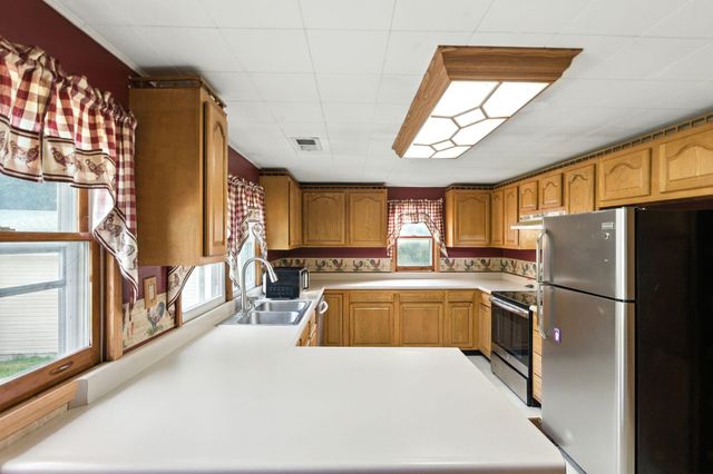 2498 Spout Springs Road, Irvine, KY 40336