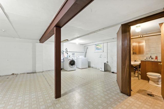 2498 Spout Springs Road, Irvine, KY 40336