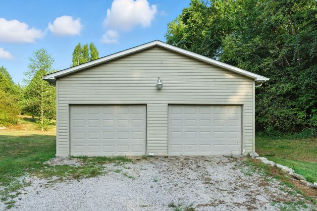 2498 Spout Springs Road, Irvine, KY 40336