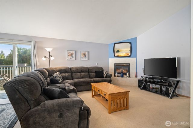 120 Skylark Court, Allyn, WA 98524