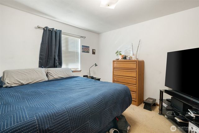 120 Skylark Court, Allyn, WA 98524