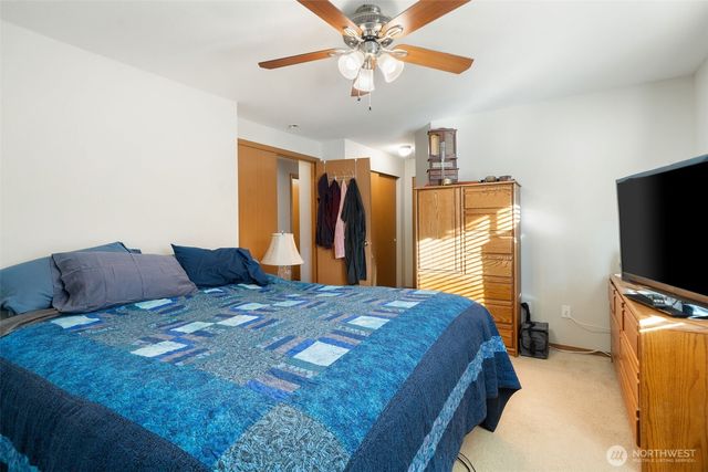 120 Skylark Court, Allyn, WA 98524