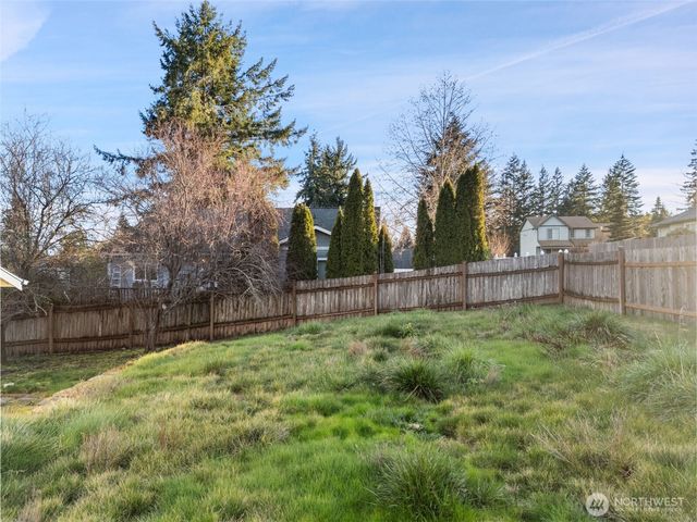 120 Skylark Court, Allyn, WA 98524