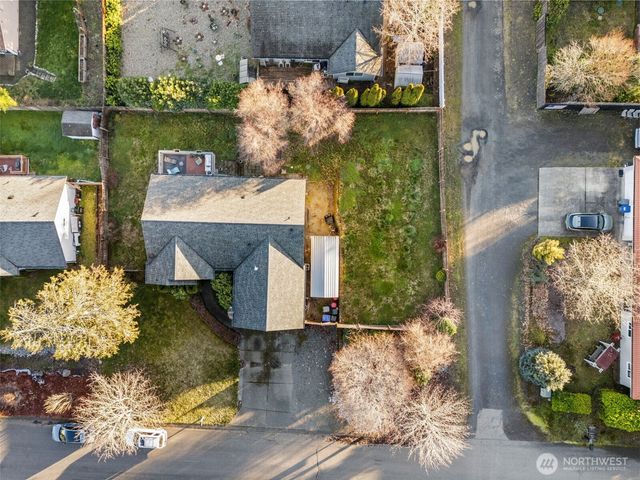 120 Skylark Court, Allyn, WA 98524