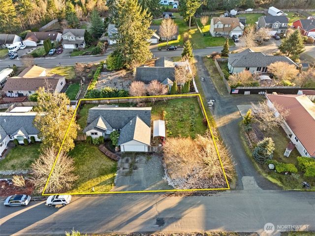 120 Skylark Court, Allyn, WA 98524