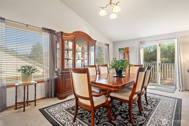 120 Skylark Court, Allyn, WA 98524