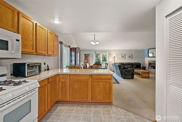 120 Skylark Court, Allyn, WA 98524