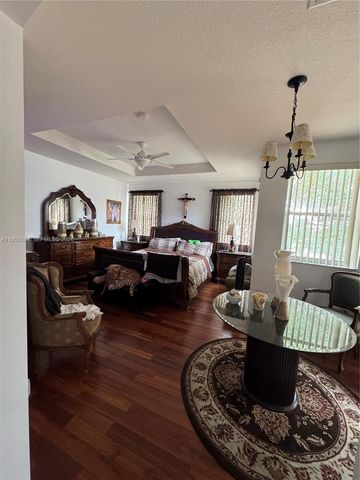 16062 SW 43rd Ter, Miami, FL 33185