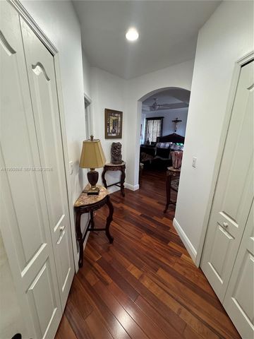 16062 SW 43rd Ter, Miami, FL 33185