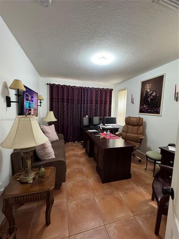 16062 SW 43rd Ter, Miami, FL 33185