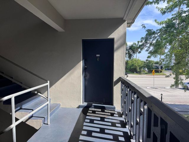 1150 E Sample Road, Pompano Beach, FL 33064