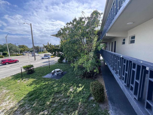 1150 E Sample Road, Pompano Beach, FL 33064
