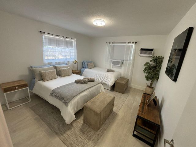 1150 E Sample Road, Pompano Beach, FL 33064