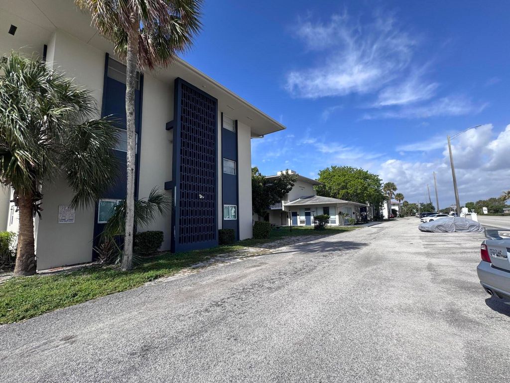 1150 E Sample Road, Pompano Beach, FL 33064