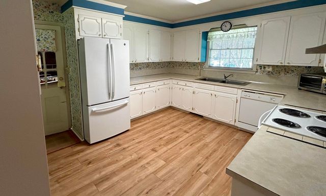 860 N Shem Drive, Mount Pleasant, SC 29464