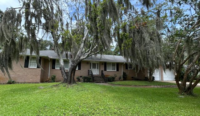 860 N Shem Drive, Mount Pleasant, SC 29464
