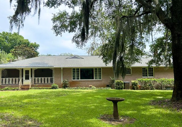 860 N Shem Drive, Mount Pleasant, SC 29464