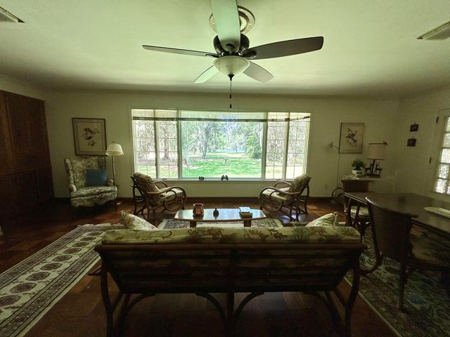 860 N Shem Drive, Mount Pleasant, SC 29464