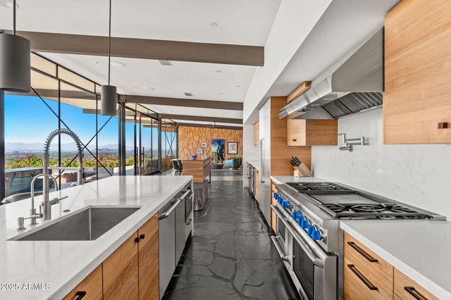 4925 E RED ROCK Drive 43, Phoenix, AZ 85018