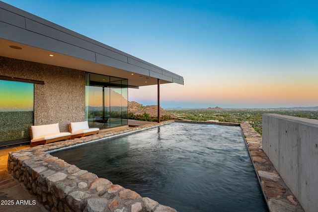 4925 E RED ROCK Drive 43, Phoenix, AZ 85018