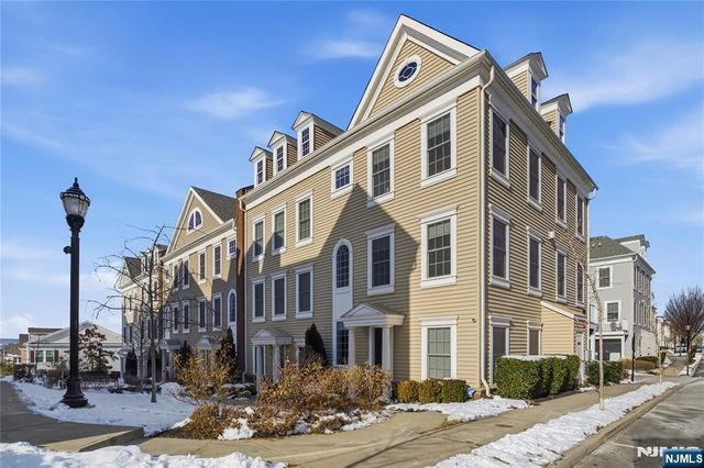 165 Roosevelt Drive, Wood Ridge, NJ 07075