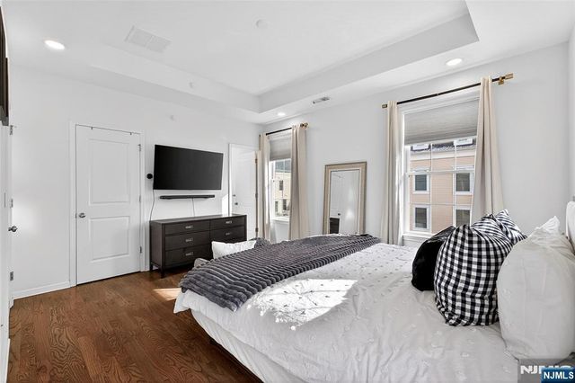 165 Roosevelt Drive, Wood Ridge, NJ 07075