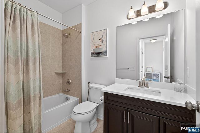 165 Roosevelt Drive, Wood Ridge, NJ 07075