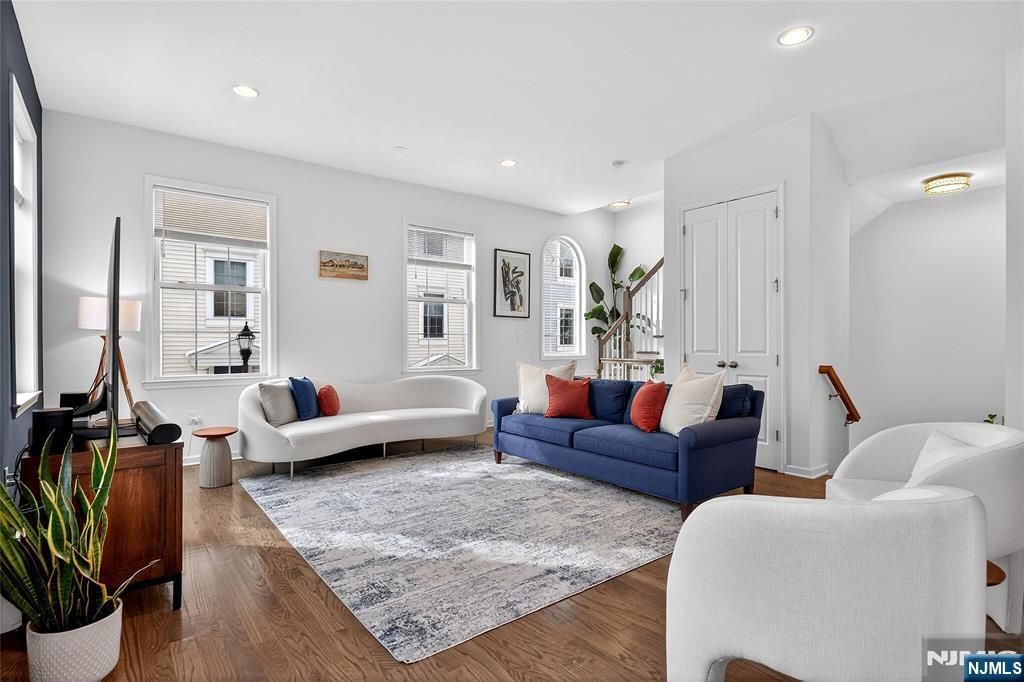 165 Roosevelt Drive, Wood Ridge, NJ 07075