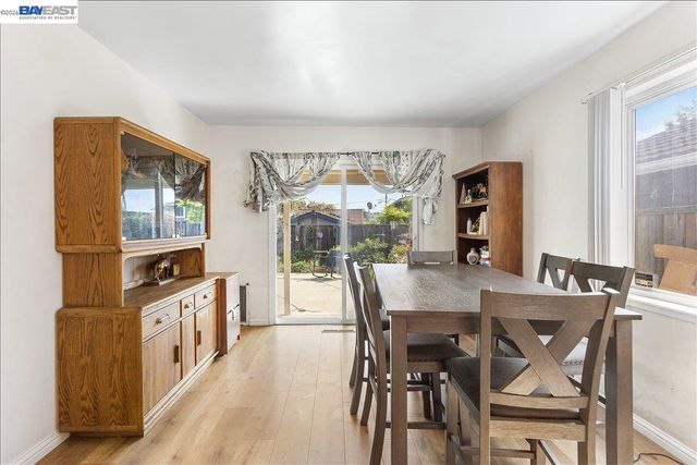 21330 Kahlert St, Castro Valley, CA 94546