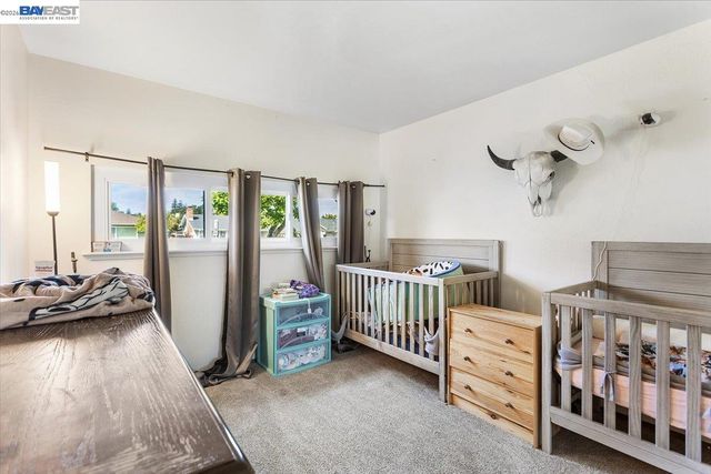 21330 Kahlert St, Castro Valley, CA 94546