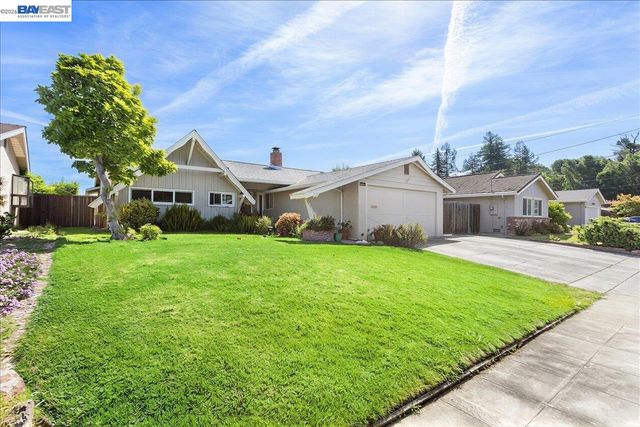 21330 Kahlert St, Castro Valley, CA 94546