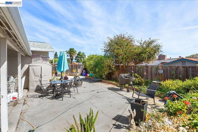 21330 Kahlert St, Castro Valley, CA 94546