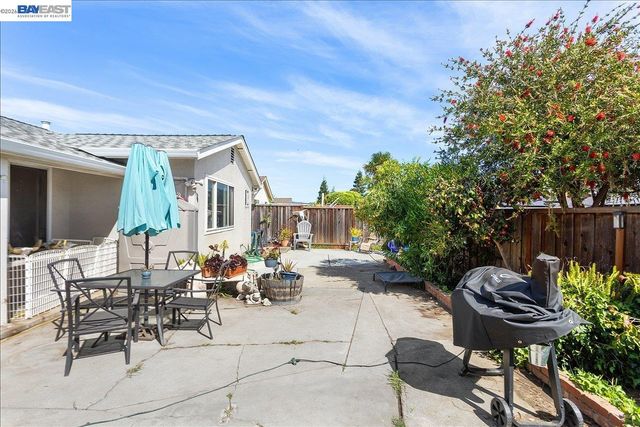 21330 Kahlert St, Castro Valley, CA 94546