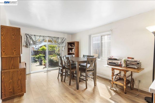 21330 Kahlert St, Castro Valley, CA 94546