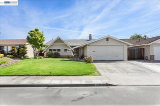 21330 Kahlert St, Castro Valley, CA 94546