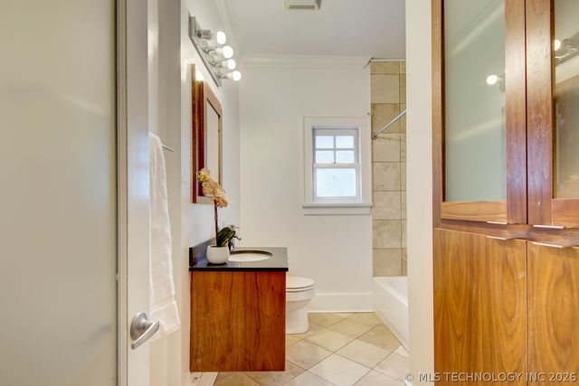 1735 S Yorktown Avenue, Tulsa, OK 74104