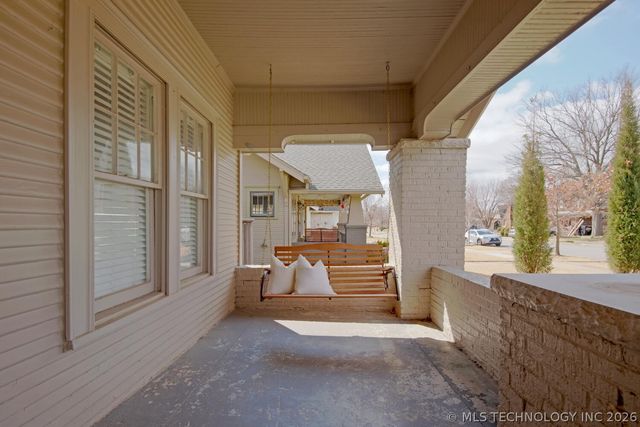 1735 S Yorktown Avenue, Tulsa, OK 74104