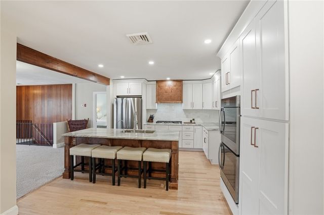 242 Bretton Woods Drive, Cranston, RI 02920