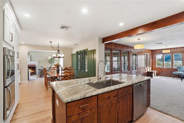 242 Bretton Woods Drive, Cranston, RI 02920