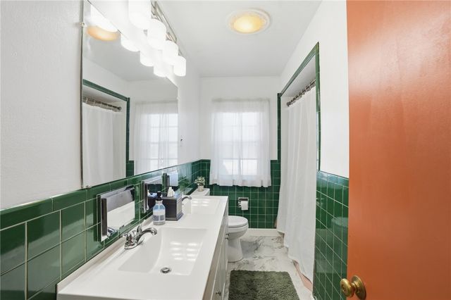 242 Bretton Woods Drive, Cranston, RI 02920