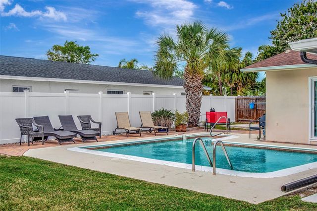 4712 114TH STREET N, St Petersburg, FL 33708