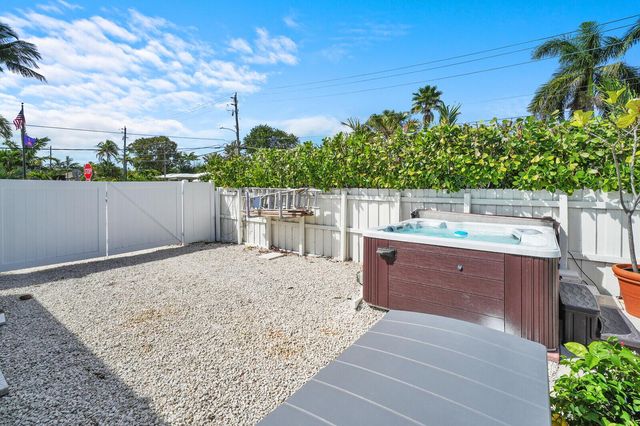 2824 NW 6th Avenue, Wilton Manors, FL 33311