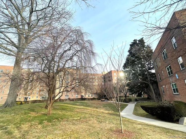 147-37 38th Avenue C64, Flushing, NY 11354